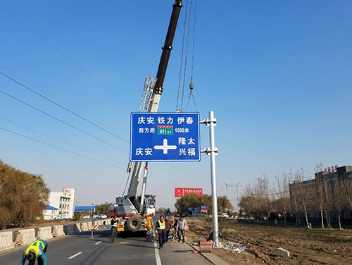 文山文山道路护栏网网片该如何进行正确的选购呢？